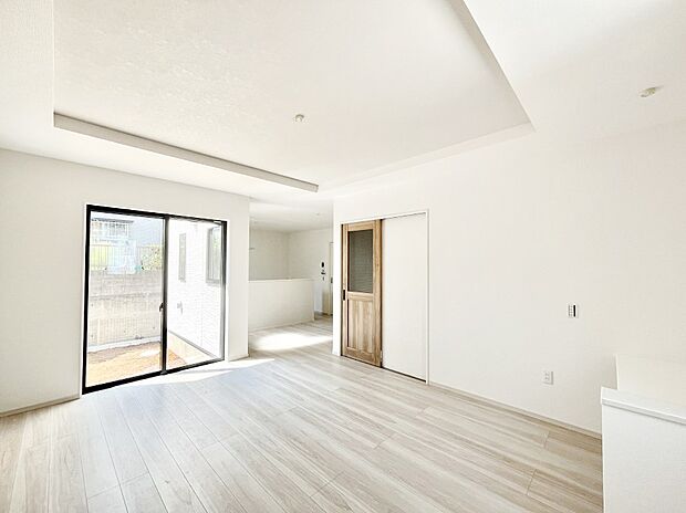 日当たりの良いリビング。お気に入りのグリーンを飾れば更に心地よさがアップ！