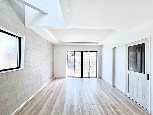 日当たりの良いリビング。お気に入りのグリーンを飾れば更に心地よさがアップ！