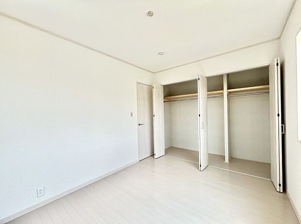 子供部屋にもおすすめな収納スペースたっぷりの居室