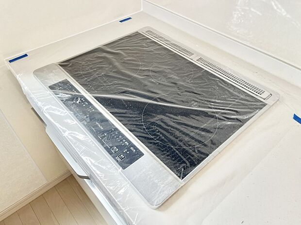 IHクッキングヒーターは天板の調理面がフラットなので調理後はサッと一拭きするだけ！