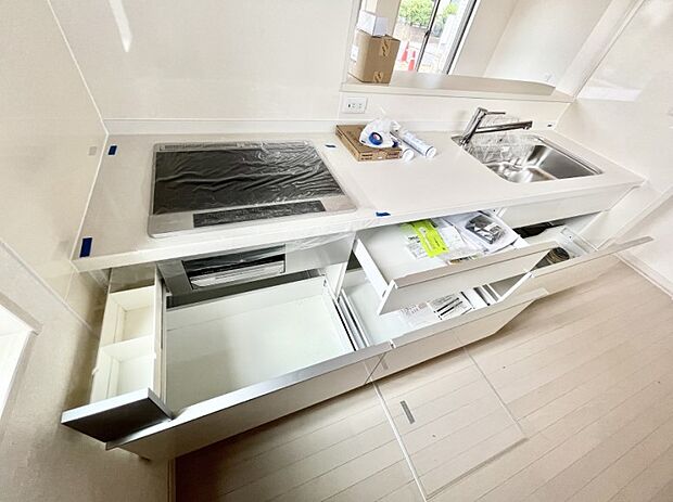 使いやすさを優先したスライド式収納タイプ！