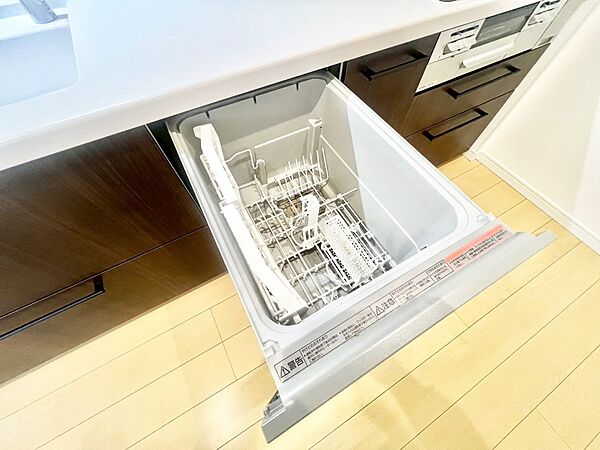 面倒なお片づけは食洗機にお任せ！家事の負担が減って、時間にも気持ちにもゆとりができます。