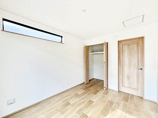 使いやすい形でベットや家具の置き方にも困ることもありません。   