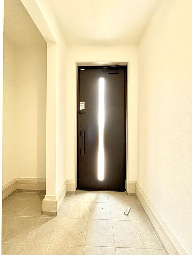 明るい玄関はお客様をお出迎えするのにぴったりです!