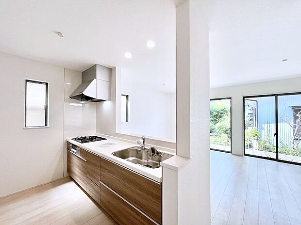 料理をしながらご家族との会話を楽しめる対面カウンターキッチン