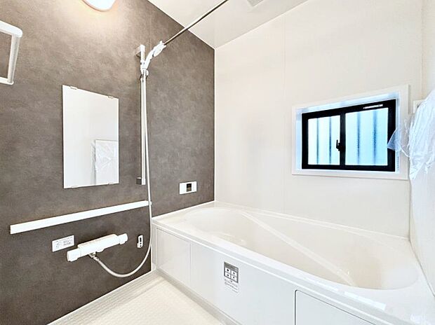 落ち着いた雰囲気でゆっくりお寛ぎいただけるバスルーム