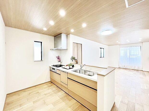 料理をしながらご家族との会話を楽しめる対面カウンターキッチン