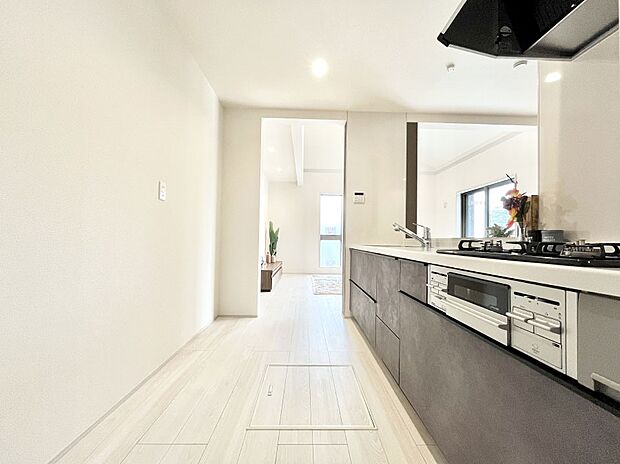 ゆとりあるキッチンではご家族と楽しくお料理ができます。