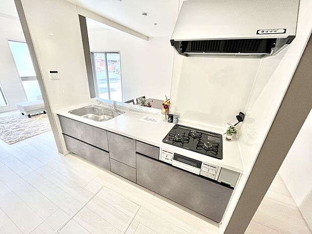 料理をしながらでもご家族との会話を楽しめる対面キッチン