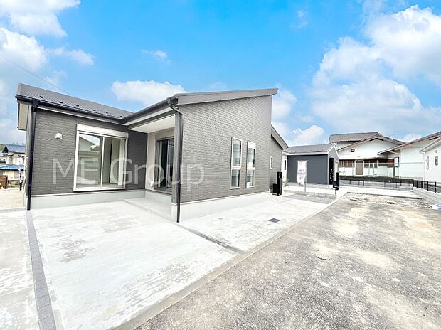 前面道路はきちんと整備されています