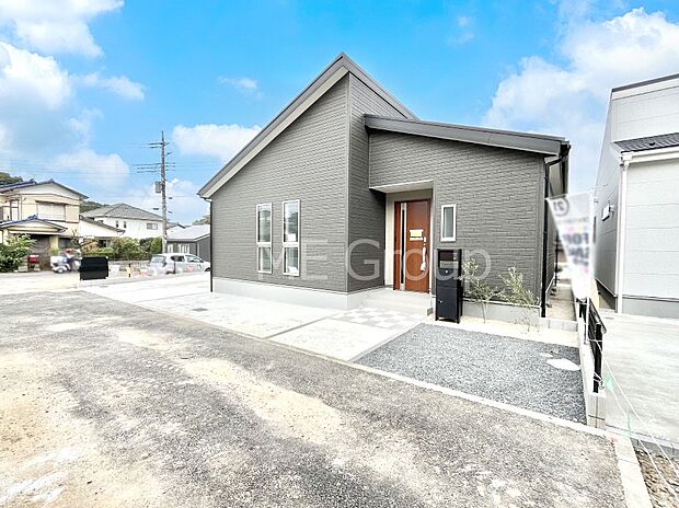 たっぷりの陽光と心地よい風が舞い込む住まい 