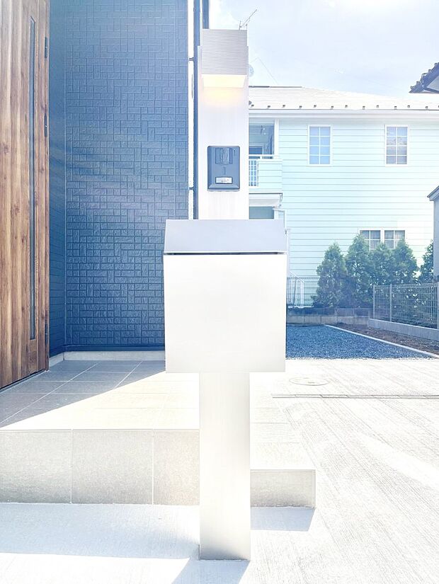 表札・インターホン・ポストをひとつに集約