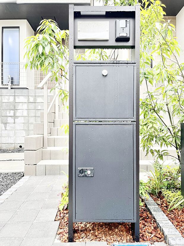 表札・インターホン・ポストをひとつに集約