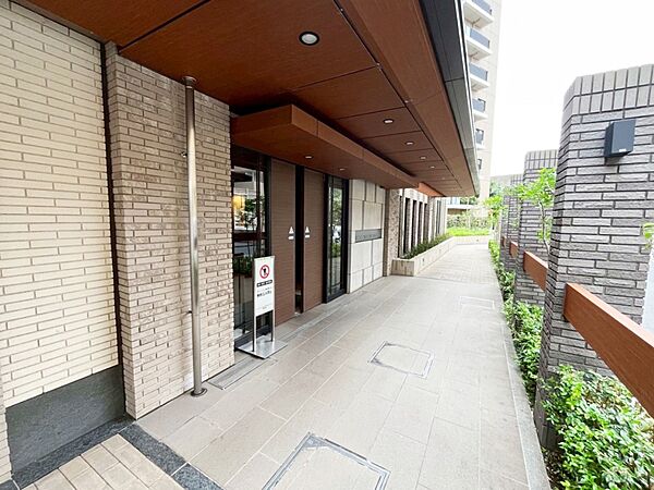 綺麗なエントランスは、居住者を優しく迎えいれてくれます