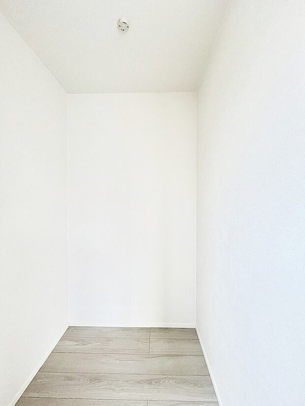 ウォークインクローゼットの活用で生活空間スッキリ  