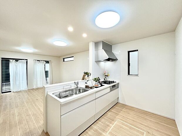 料理をしながらご家族との会話を楽しめる対面カウンターキッチン