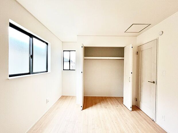 2面採光なので、明るく風通しも良く心地良い生活が送れます。