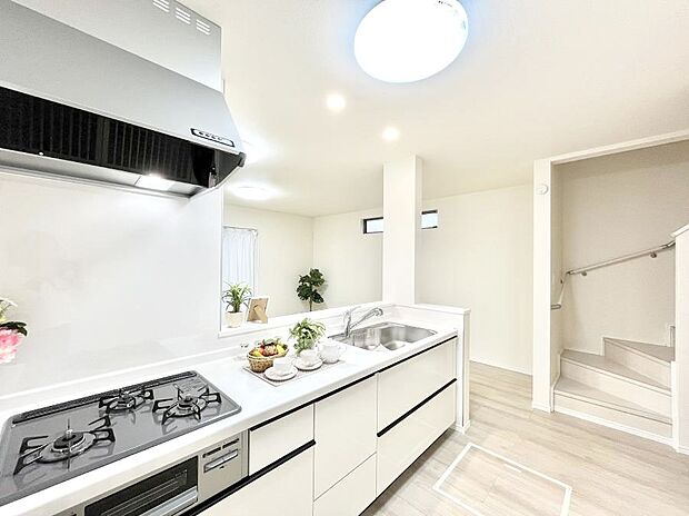 料理をしながらでもご家族との会話を楽しめる対面キッチン