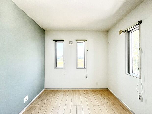 アクセントクロスがお部屋全体を明るい印象にしてくれます  