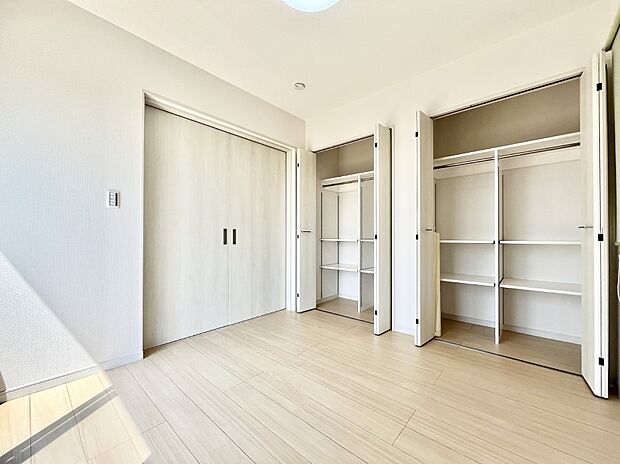 子供部屋にもおすすめな収納スペースたっぷりの居室