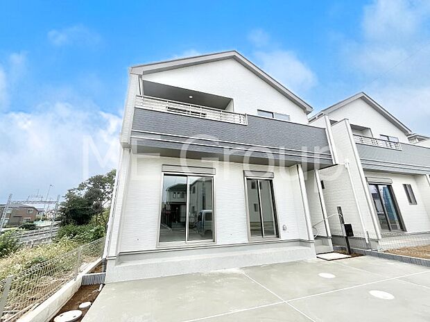 たっぷりの陽光と心地よい風が舞い込む住まい