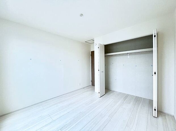 子供部屋にもおすすめな収納スペースたっぷりの居室