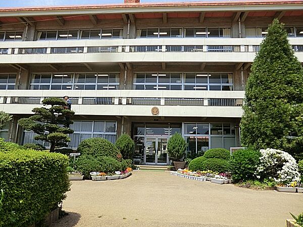 中学校 2600m 八街市立交進小学校