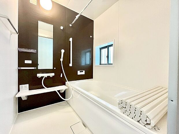 落ち着いた雰囲気でゆっくりお寛ぎいただけるバスルーム