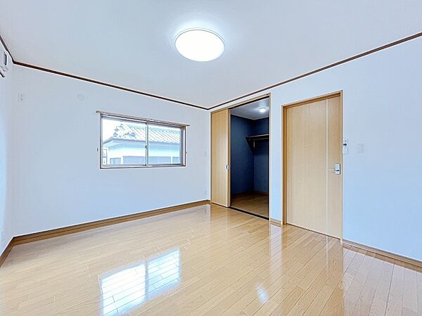 ＷＩＣ（ウォークインクローゼット）があるお部屋！季節ごとの入れ替えも不要で便利です。