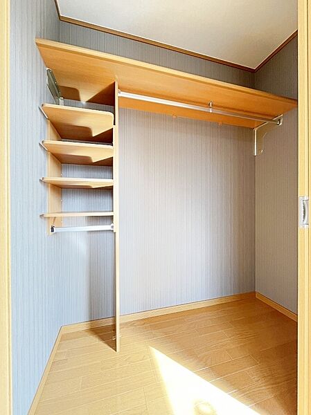 ウォークインクローゼットのある住まいでスッキリ快適な生活を