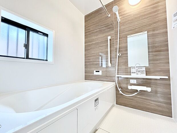 落ち着いた雰囲気でゆっくりお寛ぎいただけるバスルーム