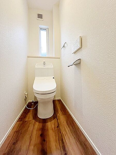 2カ所にトイレがあるので来客時などにも便利です