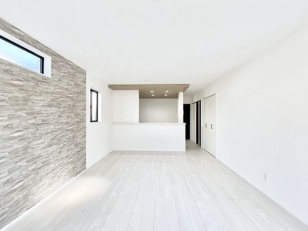 家族団らんの時間も増えそうなくつろぎのリビングダイニング。   