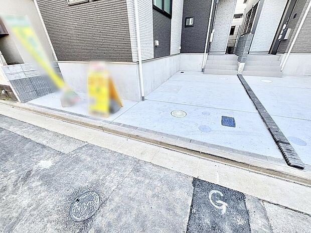 目の前が駐車場だと雨の日も大量にお買い物をした時も便利ですね