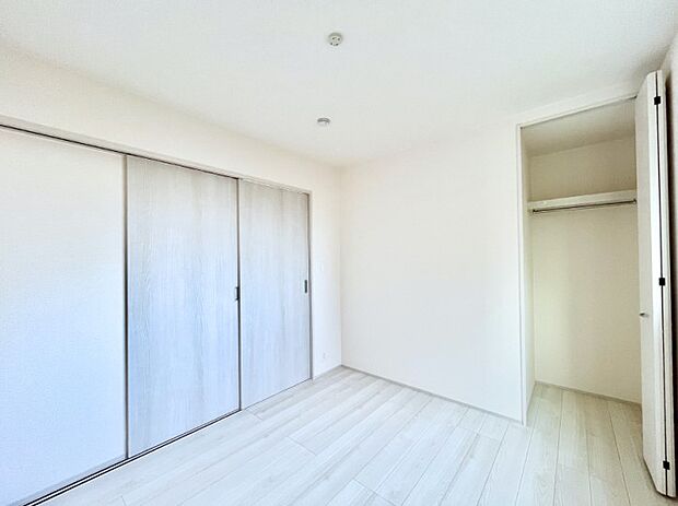 子供部屋にもおすすめな収納スペースたっぷりの居室