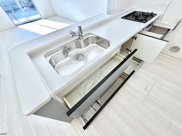 使いやすさを優先したスライド式収納タイプ!