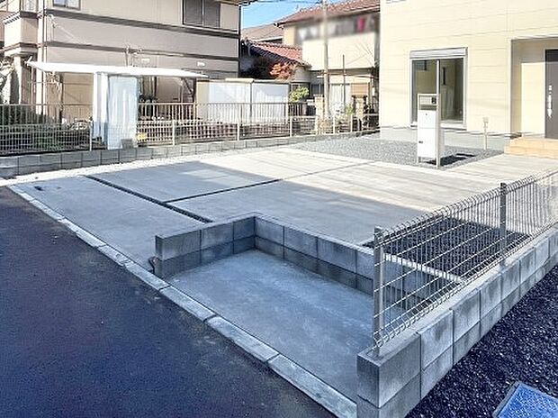 駐車2台可能！急なお客様の駐車に。また、ご家族の自転車スペースとしても大活躍。