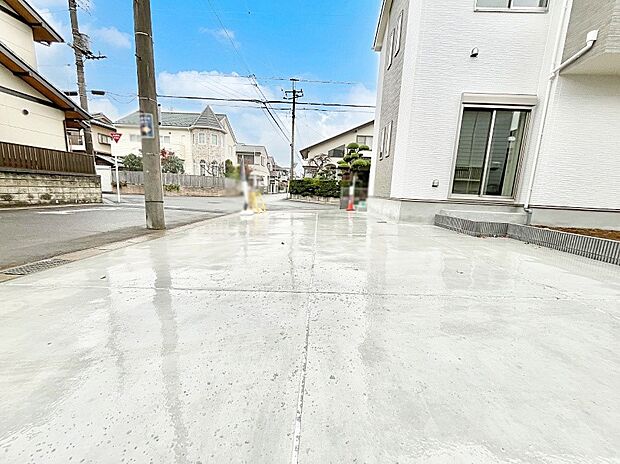 カースペースは2台駐車可。セカンドカーや来客時に便利です!