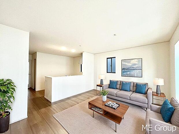 ご家族の賑やかな話し声で包まれる明るいリビング  ※家具はCGです