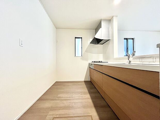 ゆとりあるキッチンではご家族と楽しくお料理ができます。