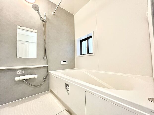 落ち着いた雰囲気でゆっくりお寛ぎいただけるバスルーム