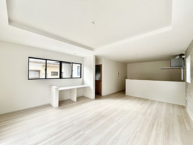 床暖房付き広々リビングは家族みんなの快適空間!家族のつながりを強くする大事なスペースです。