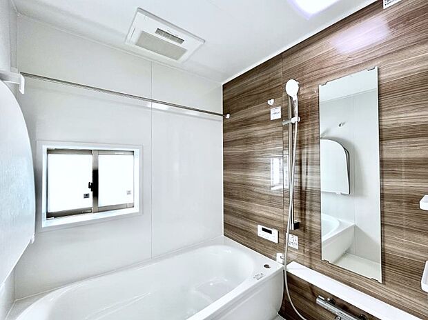 落ち着いた雰囲気でゆっくりお寛ぎいただけるバスルーム