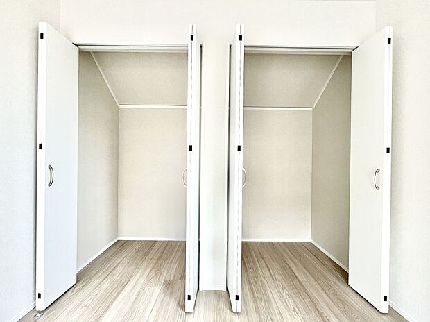 たっぷりの収納スペースで快適に暮らせそう 