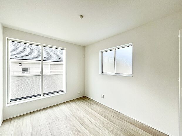 2面採光なので、明るく風通しも良く心地良い生活が送れます。