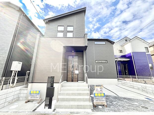 洗練された外観、上質な住空間が広がる室内は永く安心して過ごせる住居です。