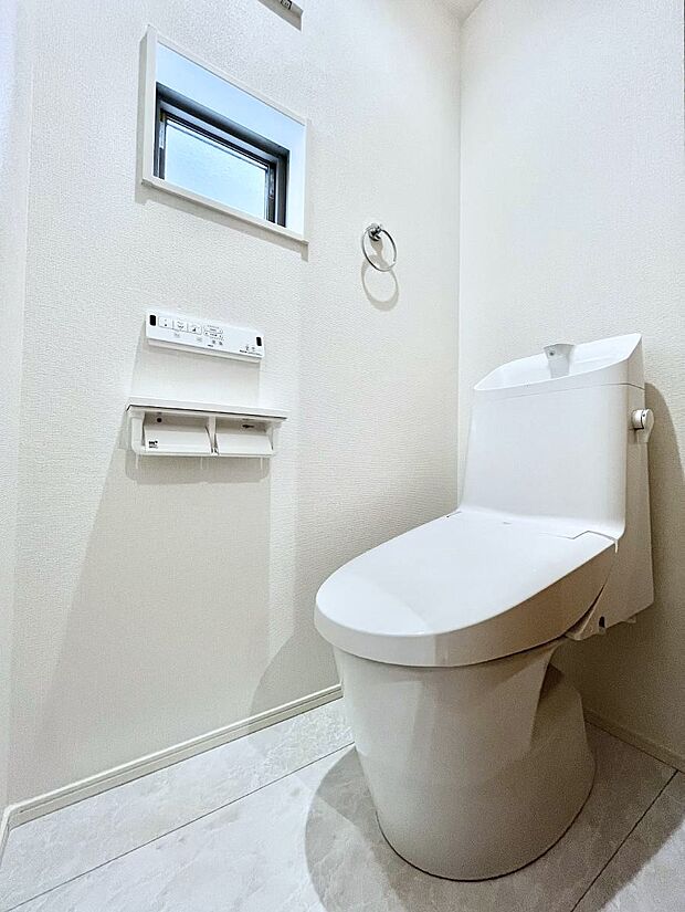 トイレは安心の2箇所!朝のバタバタも一安心です。