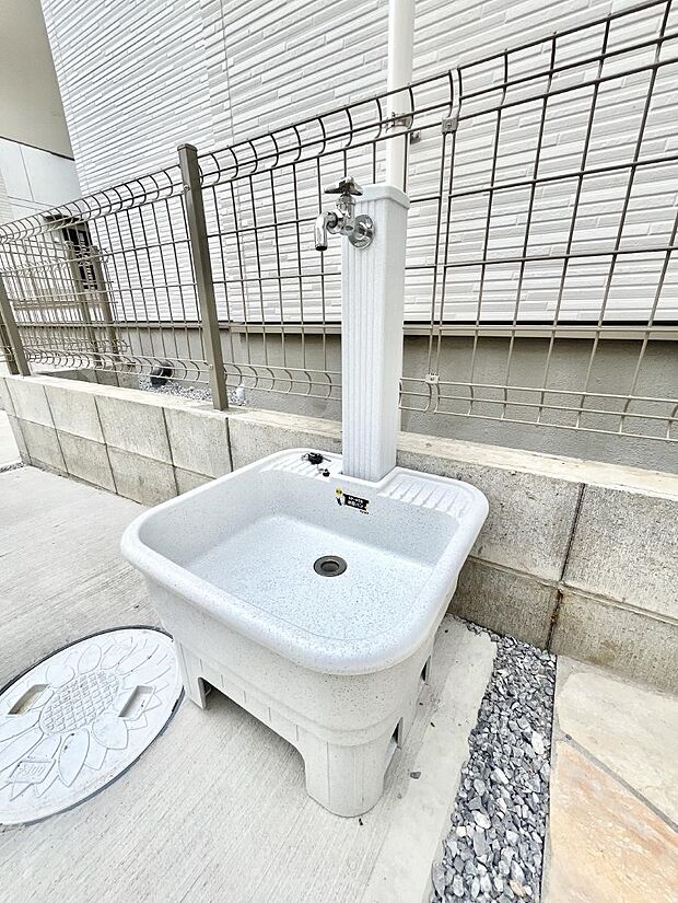 外水栓があると、庭のお手入れやちょっとした手洗い・洗車に便利です!