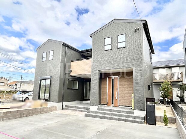 たっぷりの陽光と開放感に包まれる明るい住まい  