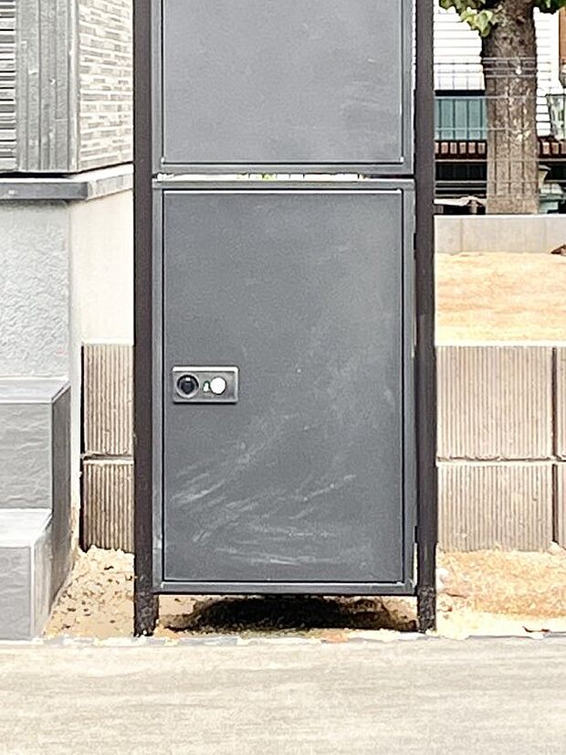 外観「宅配ボックス」時間を気にせず宅配物をいつでも安全に受け取れます。 